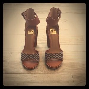 NWOT Dolce Vita Charcoal and Caramel Pumps